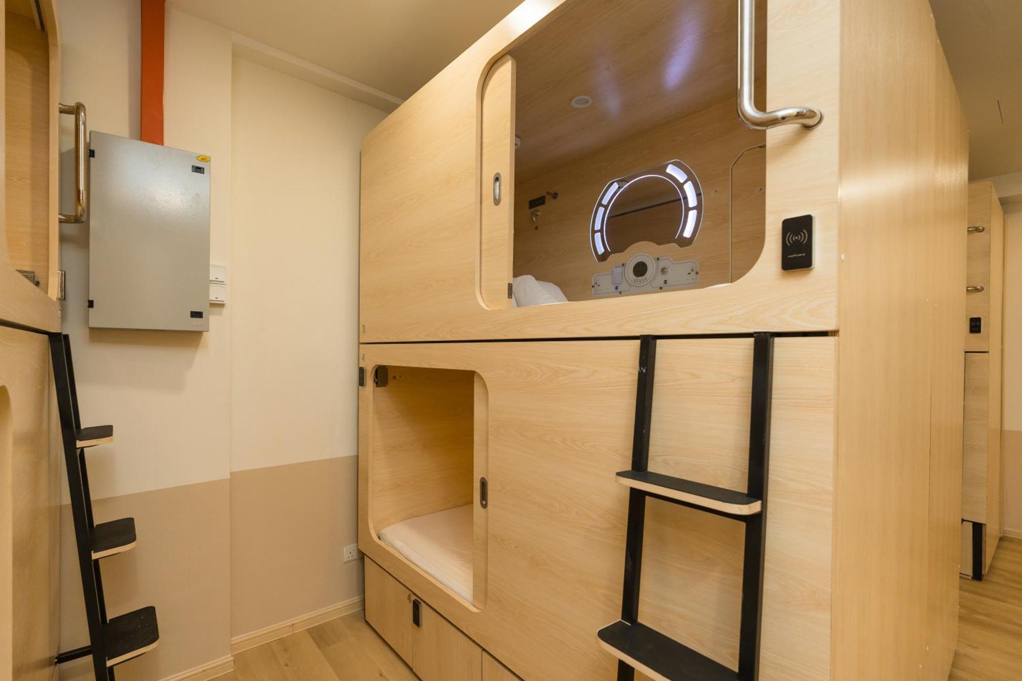 Luma Nest Capsules Hotel kapsul